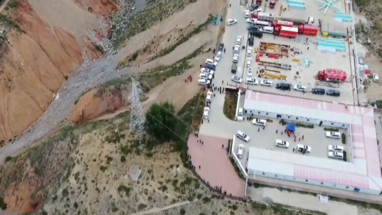 cinde-yapimi-suren-koprude-olumcul-hata-12-olu-4-kisi-araniyor-celik-halat-koptu-KxhV6WHi.jpg